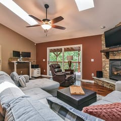 East AVL, 7 miles to Downtown, Game Room, Hot Tub