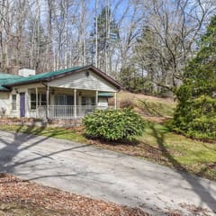 Family Asheville Mountain Retreat w/Hot Tub