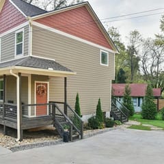 Family + Dog Friendly 3BR House, 3 Mi to Downtown