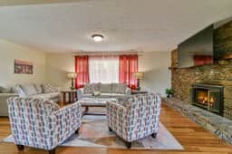 Asheville Oasis: Luxury Retreat, Hot Tub & Games - Image 2