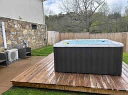 Asheville Oasis: Luxury Retreat, Hot Tub & Games - Image 3