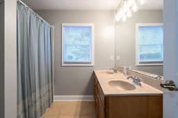 Green Door Suite on the Farm - Image 4