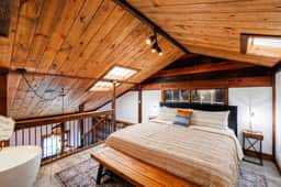 Spacious Barn Apt w/ King Bed - Image 2