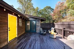 Farm Suite, King bed, firepit, BBQ grill, animals! - Image 2