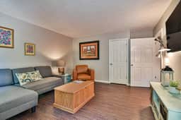 Entire 4 bedroom house, indoor hot tub, fire pit - Image 3