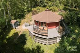 Round House w/3 beds, hot tub, firepit, in nature! - Image 5