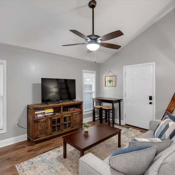 Green Door Suite on the Farm - Image 1