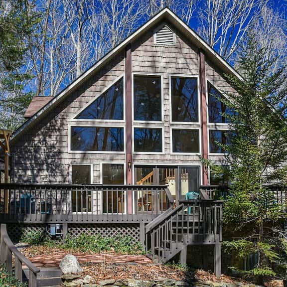 Camby Cabin: Sleeps 14, Hot Tub, Dogs Welcome - Image 1