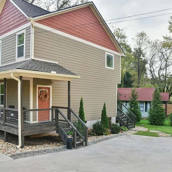 Family + Dog Friendly 3BR House, 3 Mi to Downtown - Image 1
