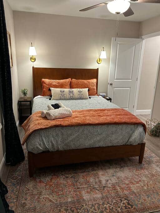 East Asheville, 2 bedroom, hot tub & firepit - Image 5