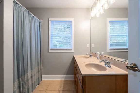 Green Door Suite on the Farm - Image 4