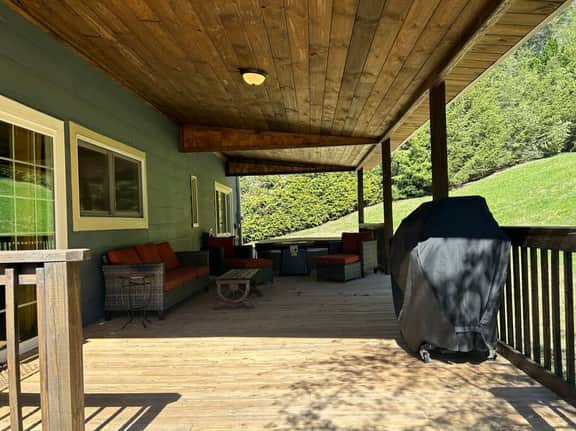 N. Asheville 5BR Retreat: Hot Tub, Fire Pit - Image 3
