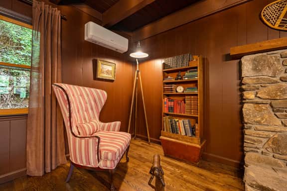 Romantic Asheville Log Cabin w/ Hot Tub & Gym - Image 4