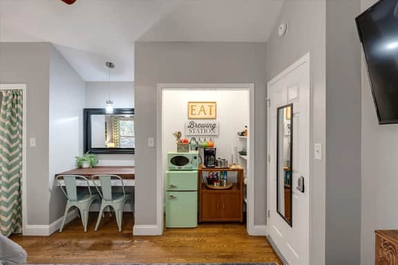 Farm Suite, King bed, firepit, BBQ grill, animals! - Image 5