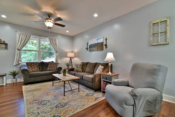 3 miles to downtown - family & pet friendly - Image 5