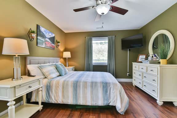 3 miles to downtown - family & pet friendly - Image 2