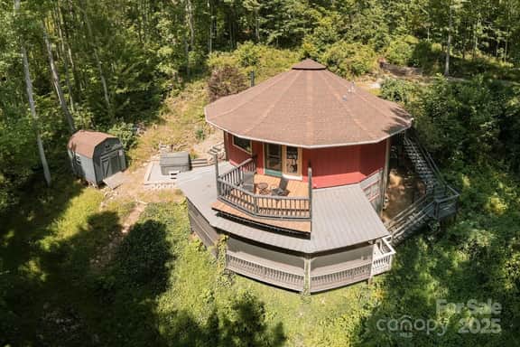 Round House w/3 beds, hot tub, firepit, in nature! - Image 5