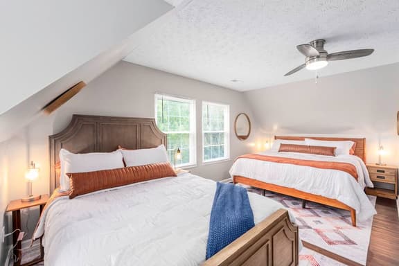2BR apartment - cute, cozy, convenient - Image 1