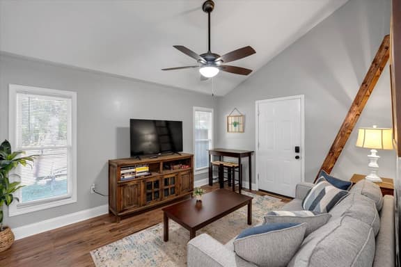 Green Door Suite on the Farm - Image 1