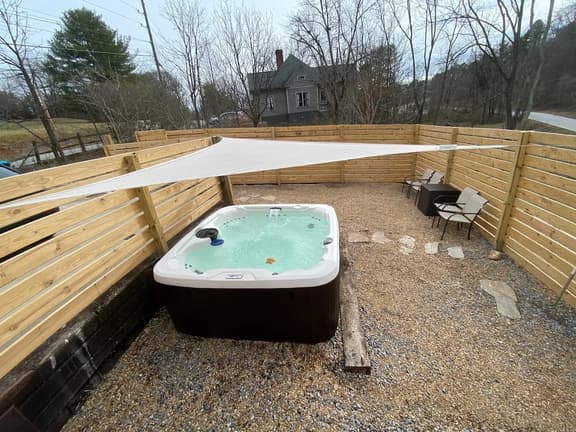 Asheville Rustic Cabin: Hot Tub, Pets ok, Fire Pit - Image 1