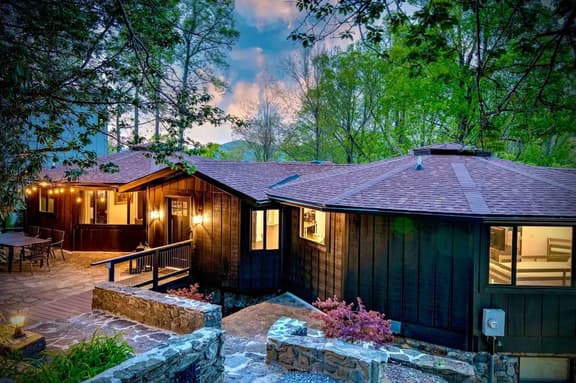 Charming Vintage Asheville Haven-6 beds, 3 baths - Image 1