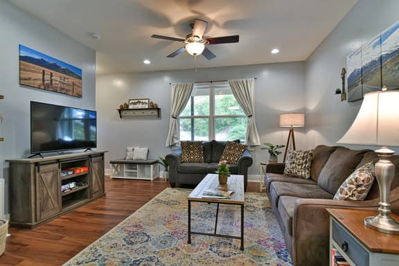3 miles to downtown - family & pet friendly - Image 1